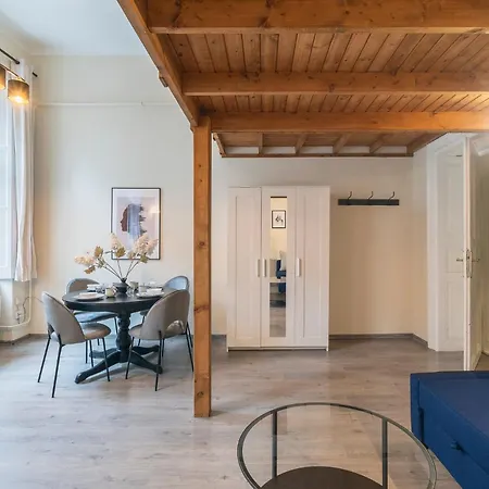 Bp Loft Getaway Close To Ny Cafe Apartman *